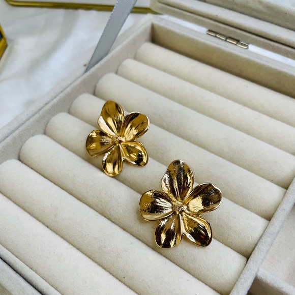 Gilded Blossoms Golden Flower Earrings For Glamorous Style from NYC - Picture 4 of 5